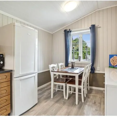 Barn With Beautiful View! 60 M2 Apartment Arendal
